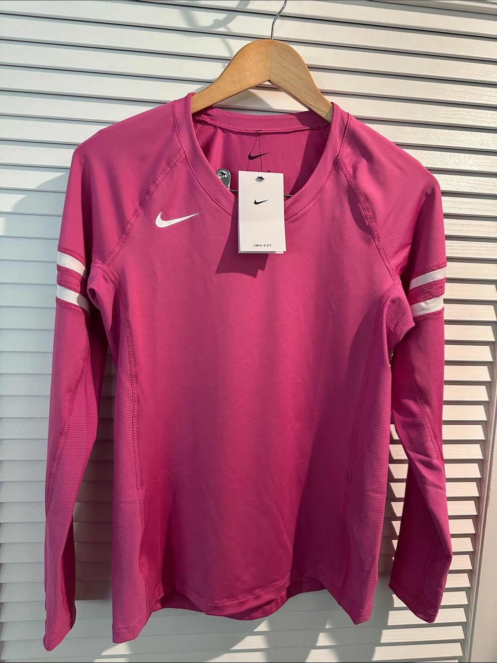 NWT Nike Women’s Dri-Fit Longsleeves Pullon All Sport Athletic Top.
